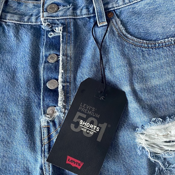 Levi’s 501 distressed denim shorts, size 32, new - Picture 9 of 9